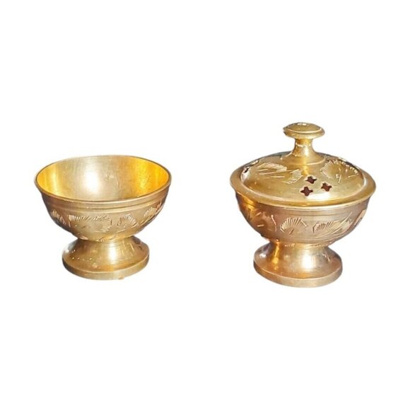 Set of 2 Vintage Etched Brass Trinket Bowls with Lid | 1970s Pedestal Dishes - Picture 1 of 10